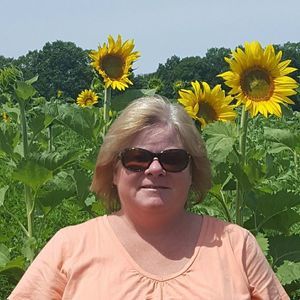 Meet your Posher, Debbie